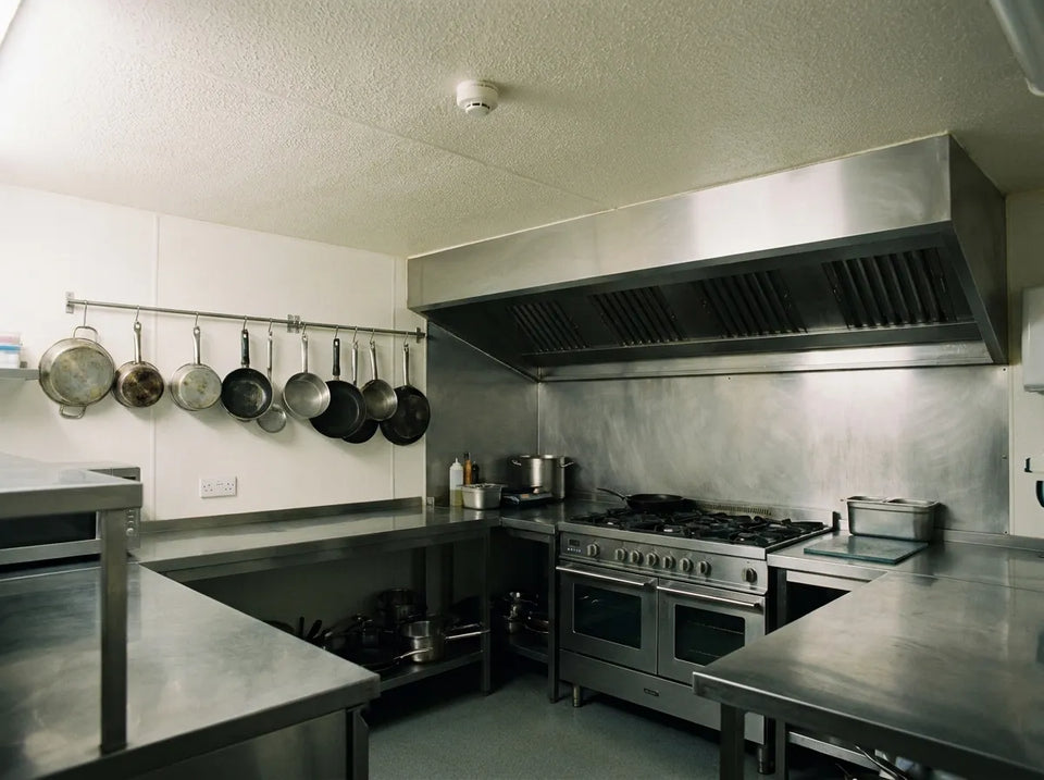 ¿Cocina o almacén al fondo?